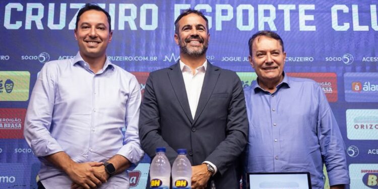 Artur Jorge, novo técnico do Cruzeiro, concede primeira entrevista coletiva e promete tirar o time da última posição