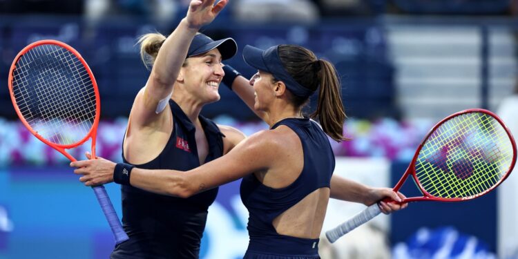 Luisa Stefani avançou à semifinal de duplas ao lado da canadense Gabriela Dabrowski