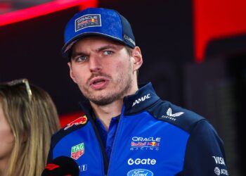 Verstappen protagonizou cena inusitada ao expulsar jornalista antes de falar com a imprensa no Japão