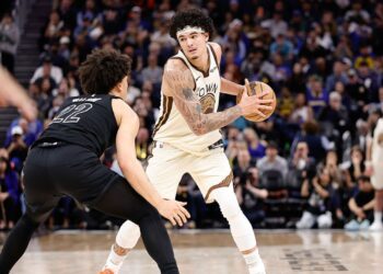 Gui Santos foi o cestinha dos Warriors na vitória sobre os Nets