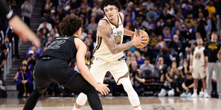 Gui Santos foi o cestinha dos Warriors na vitória sobre os Nets
