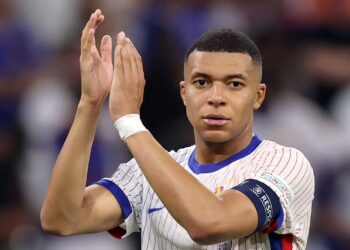 Kylian Mbappé mira marca histórica pela seleção da França em amistoso contra o Brasil