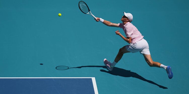 Sinner derrotou Tiafoe e garantiu vaga na semifinal do Miami Open