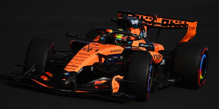 Oscar Piastri acelera sua McLaren para garantir o topo da tabela no GP do Japão de Fórmula 1