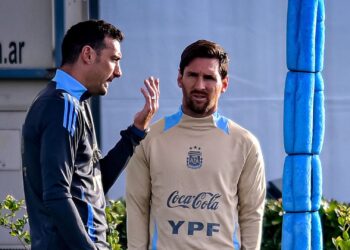 Scaloni não garantiu que Messi será titular nas partidas contra Mauritânia e Zâmbia