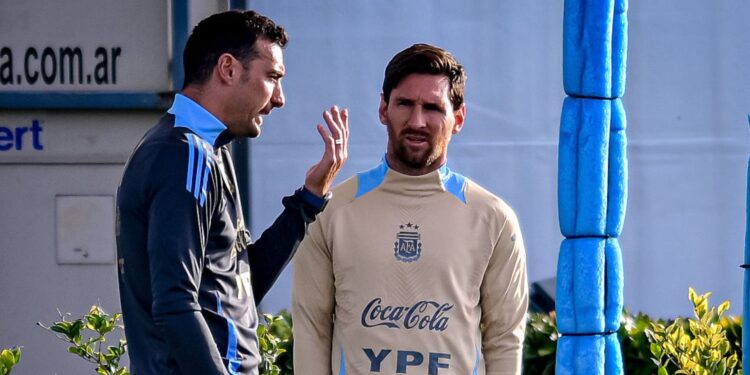 Scaloni não garantiu que Messi será titular nas partidas contra Mauritânia e Zâmbia