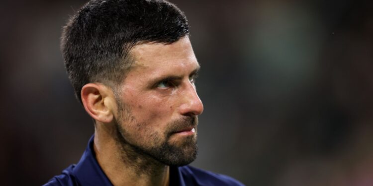 Djokovic é ausência confirmada em Monte Carlo devido a dores no ombro direito