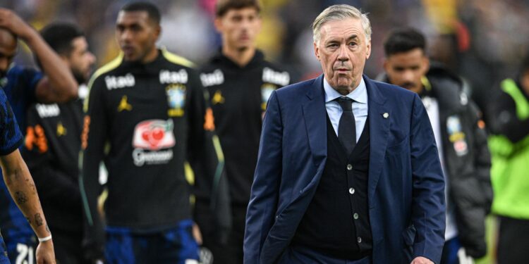 Ancelotti confirma Danilo na Copa do Mundo apesar de reserva no Flamengo