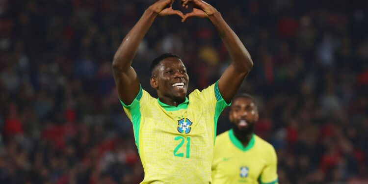 Luiz Henrique no Flamengo vira assunto, mas atacante prioriza Seleção e mira o Arsenal