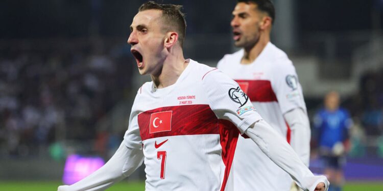 Akturkoglu marcou o gol da vitória da Turquia sobre o Kosovo