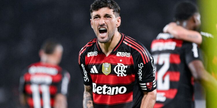 Rubro-Negro supera o Fluminense nos pênaltis e solta o grito de campeão carioca pela 40ª vez no Maracanã