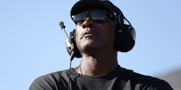 Michael Jordan lidera lista de ex-atletas mais ricos do mundo com patrimônio de R$ 22,2 bilhões