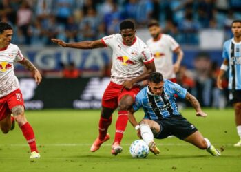 Lance do jogo entre RB Bragantino e Grêmio
