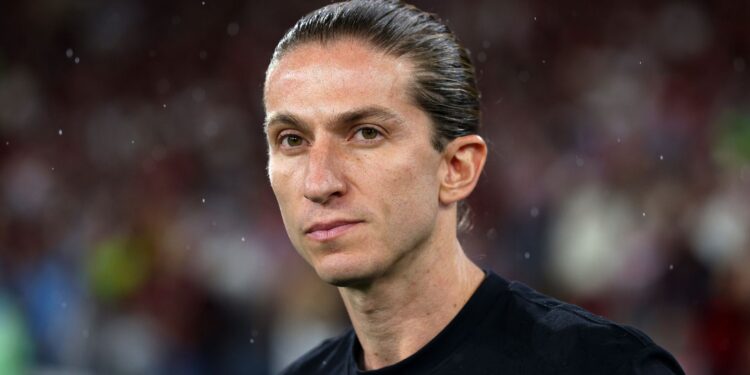 Jorge Mendes confirma que Filipe Luis prioriza propostas da Europa para a sequência de 2026
