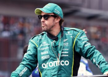 Alonso admite que Aston Martin enfrenta corrida contra o tempo para resolver falhas de bateria antes de Xangai