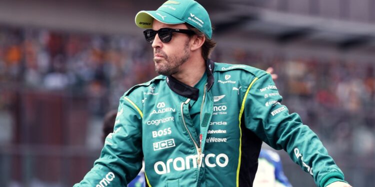 Alonso admite que Aston Martin enfrenta corrida contra o tempo para resolver falhas de bateria antes de Xangai
