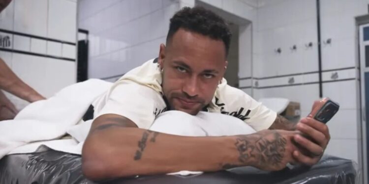 Neymar lamentou ausência na lista de Ancelotti para os amistosos