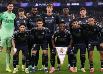 Courtois deve ficar afastado do Real Madrid por até seis semanas após sofrer trauma na coxa direita