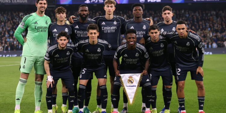 Courtois deve ficar afastado do Real Madrid por até seis semanas após sofrer trauma na coxa direita