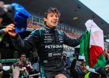 Triunfo histórico de Antonelli encerra jejum da Itália, mas gera "dor de cotovelo" em ex-chefe da Ferrari