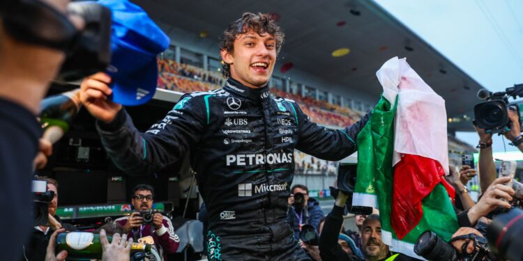 Triunfo histórico de Antonelli encerra jejum da Itália, mas gera "dor de cotovelo" em ex-chefe da Ferrari