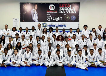 Alunos receberam novos kimonos - Foto: Divulgação