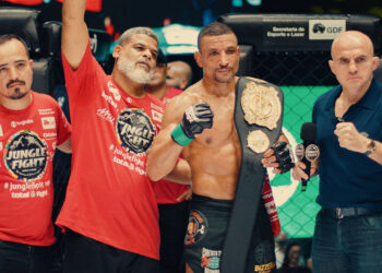 Marcelo Medeiros agora possui dois cinturões do Jungle Fight - Foto: Beatriz Alencar e
Vitor Rodrigues