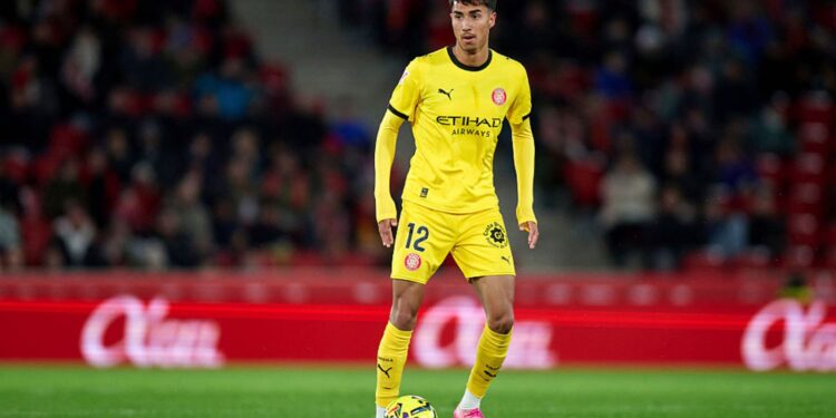 Vitor Reis durante jogo do Girona