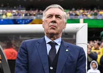 Ancelotti durante jogo da Seleção contra a França
