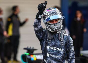 Antonelli após conquistar a pole no Japão