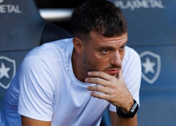 Martín Anselmi não é mais técnico do Botafogo