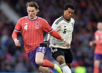 Lance do jogo entre Escócia e Japão