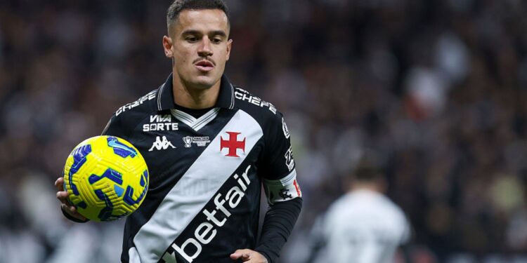 Coutinho durante jogo do Vasco da Gama