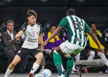 Lance do jogo entre Corinthians e Coritiba
