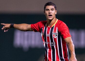 Nicolas durante jogo do São Paulo