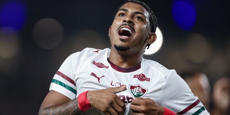 John Kennedy comemorando gol do Fluminense