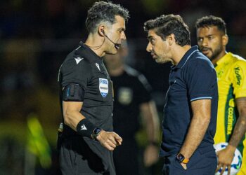 FPF: Flávio Rodrigues de Souza apitará um dos jogos da final