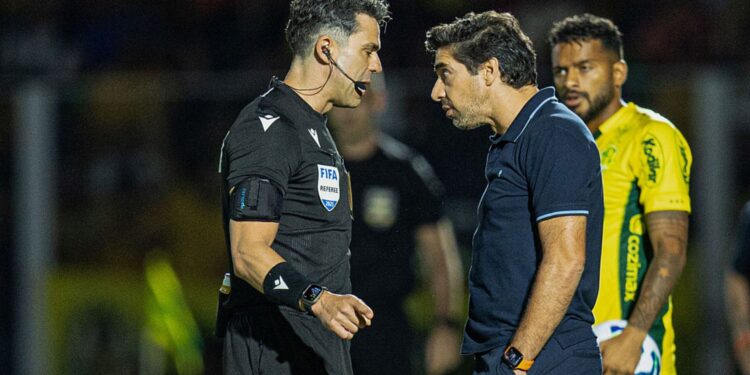 FPF: Flávio Rodrigues de Souza apitará um dos jogos da final