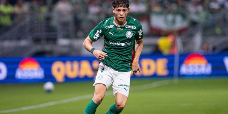Giay durante jogo do Palmeiras