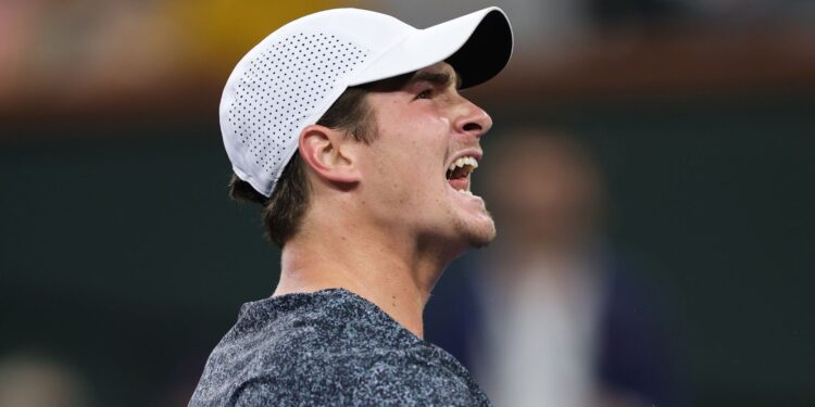 João Fonseca em ação em Indian Wells