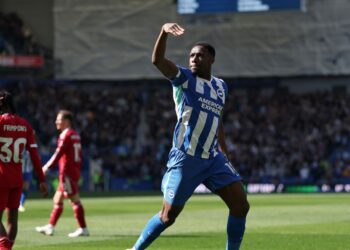 Welbeck castigou o Liverpool na Premier League