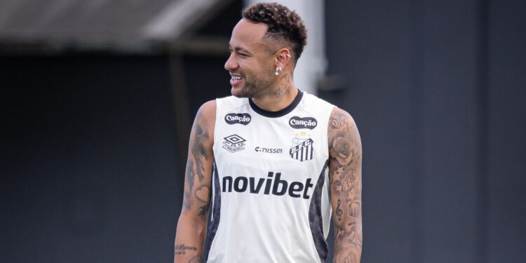 Neymar durante treino do Santos
