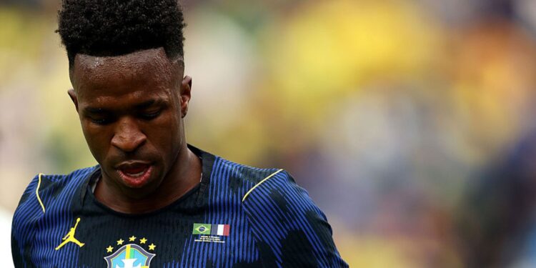 Vini Jr em jogo contra a França