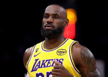 LeBron durante jogo da NBA