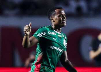 Jhon Arias brilhou em mais uma vitória do Palmeiras