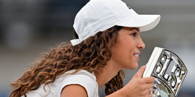 Rayssa Leal chega com moral após o título em Sydney