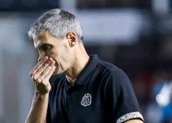 Vojvoda não é mais técnico do Santos