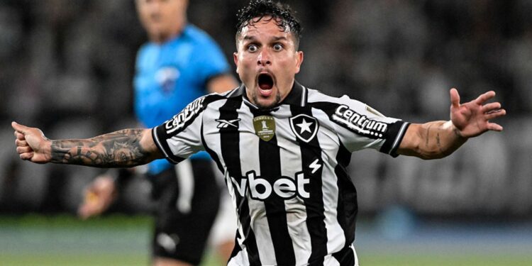 Artur será emprestado ao São Paulo