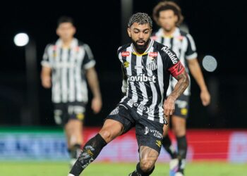 Lance do jogo entre Mirassol e Santos