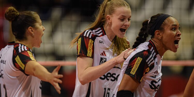 Jogadoras do Sesc Flamengo comemorando